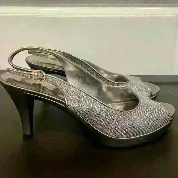 Nine West heels - Picture 1 of 7
